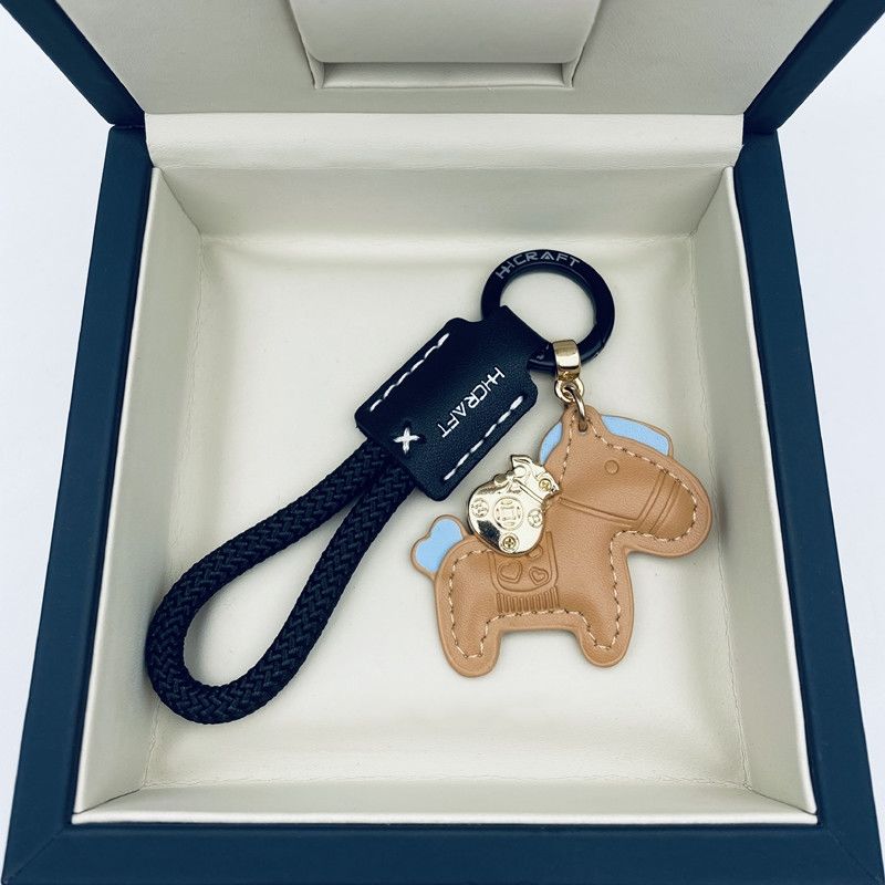 Handmade Leather Car Key Chain Pendant, Exquisite and Simple, Personalized Key Chain Rope for Men and Women
