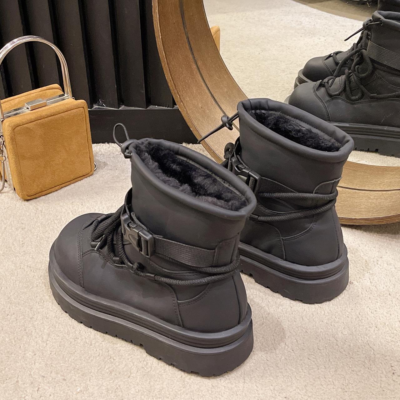 

Женские ботильоны на платформе, зимние ботинки на плоской подошве, кожаные туфли, зимняя обувь класса люкс 2025 года, новые короткие плюшевые теплые туфли, повседневные ботинки «Челси» 40 чёрный