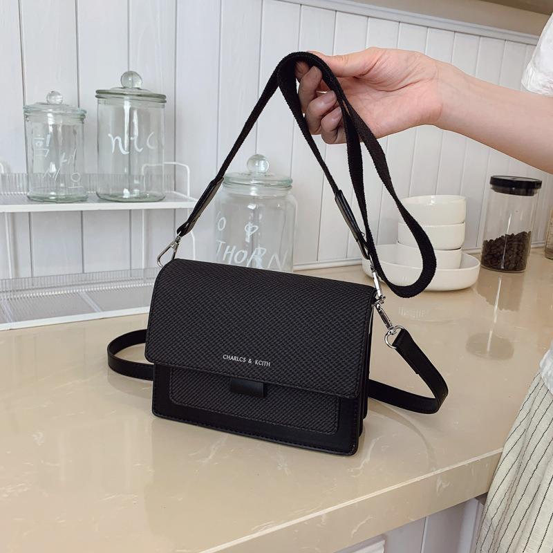 Textured bag messenger bag women's new solid color lazy wind shoulder small square bag fashion casual women's bag