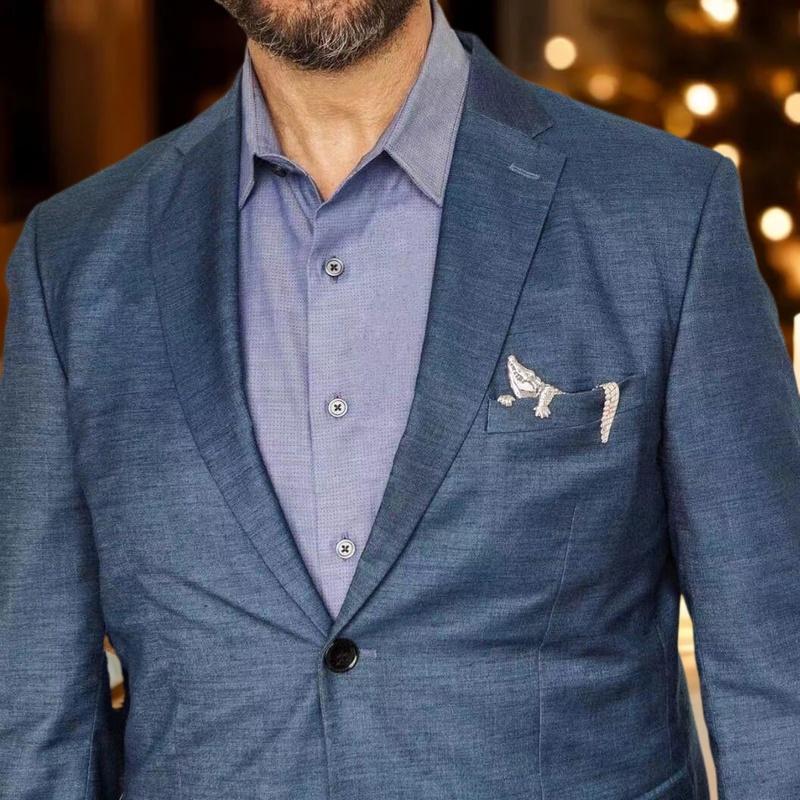 Durable Zinc Alloy Vintage Crocodile Tiger Shaped Engraved Men's Suit Lapel Pin Classic Formal Accessory Pins For Men Suits