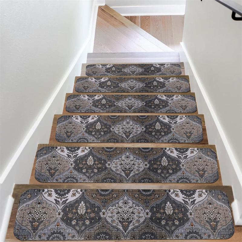 

Противоскользящие ковровые накладки на деревянные ступени. Эти резиновые дорожки предназначены для использования внутри помещений и обеспечивают безопасность. 20*76CM 1pc темно серый