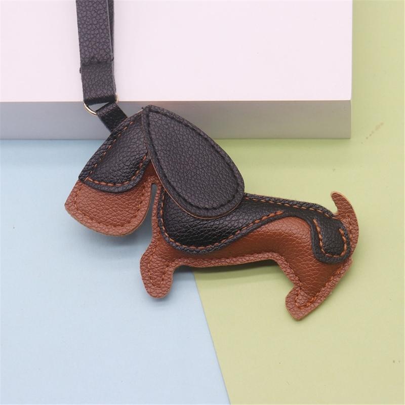 Mini 7x11cm Lightweight PU Leather Sausage Dog Keychain Handcrafted Decoration for Fashion Accessory and Gift