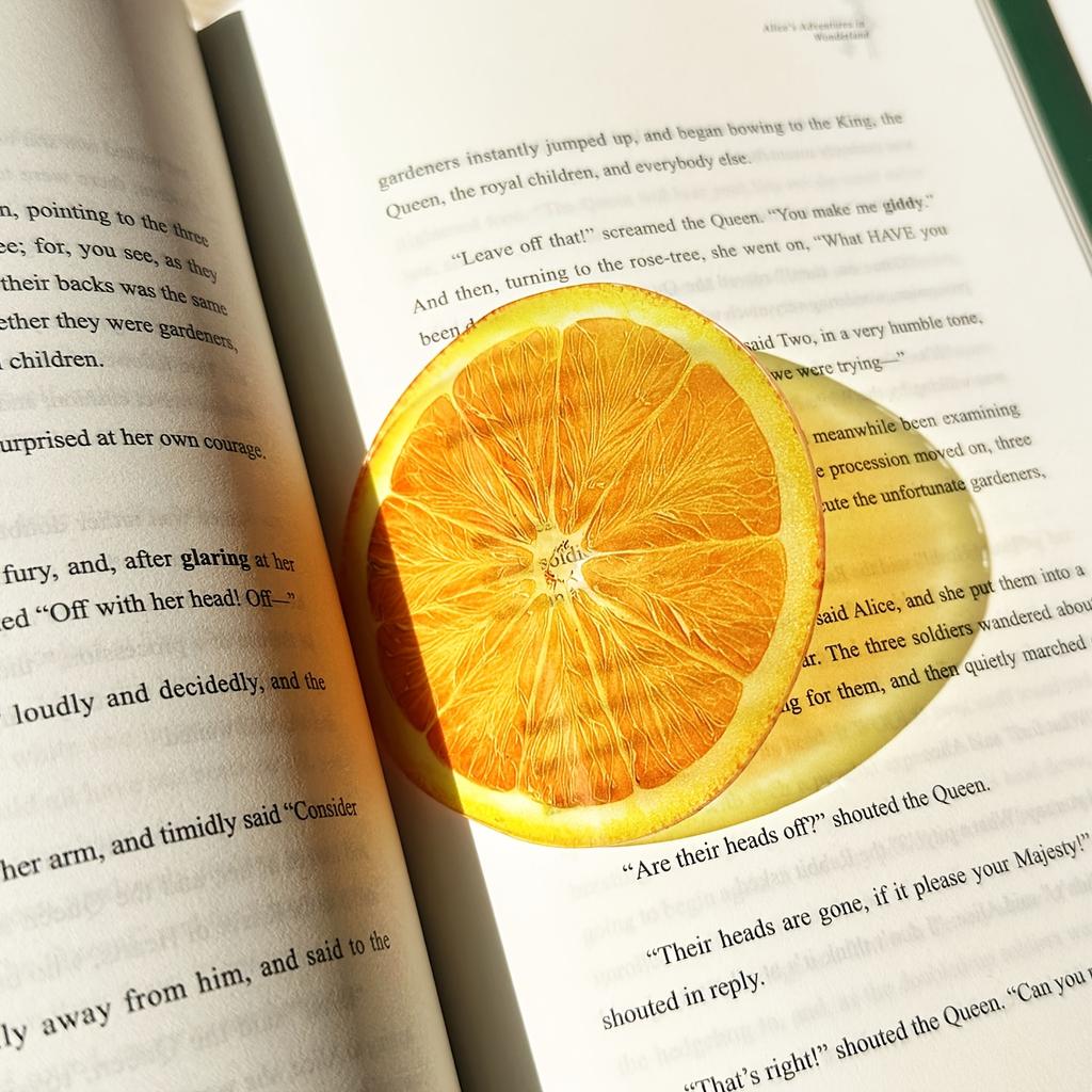 1 Stück Fruchtförmiges Acryl-Lesezeichen - Halbtransparentes Seitenzeichen, Niedliches Buchzubehör, Kreatives Geschenk, Kann als DIY-Zubehör verwendet werden