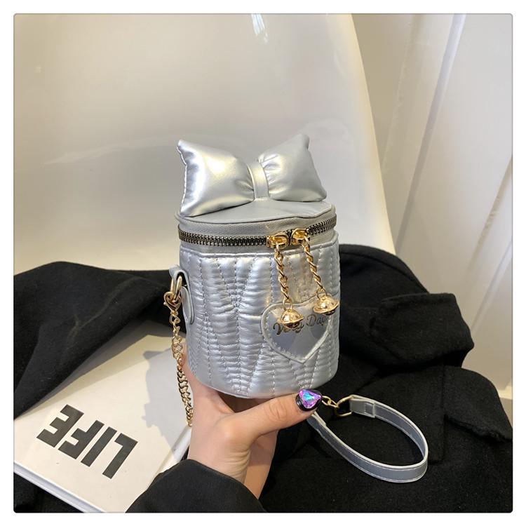 

2024 Корейский Нишевый Дизайн Женская Мини Сумка-Ведро - Стиль Маленького Аромата с Цепочкой с Алмазным Узором серебряный