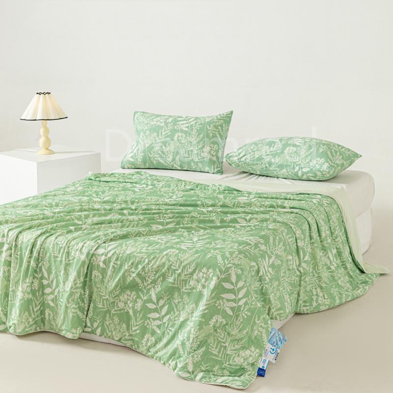 Cooling Blanket with Double Side Cold & Cooling Fabric Lightweight Breathable Cooled Summer Quilt Silky Air Condition Comforter