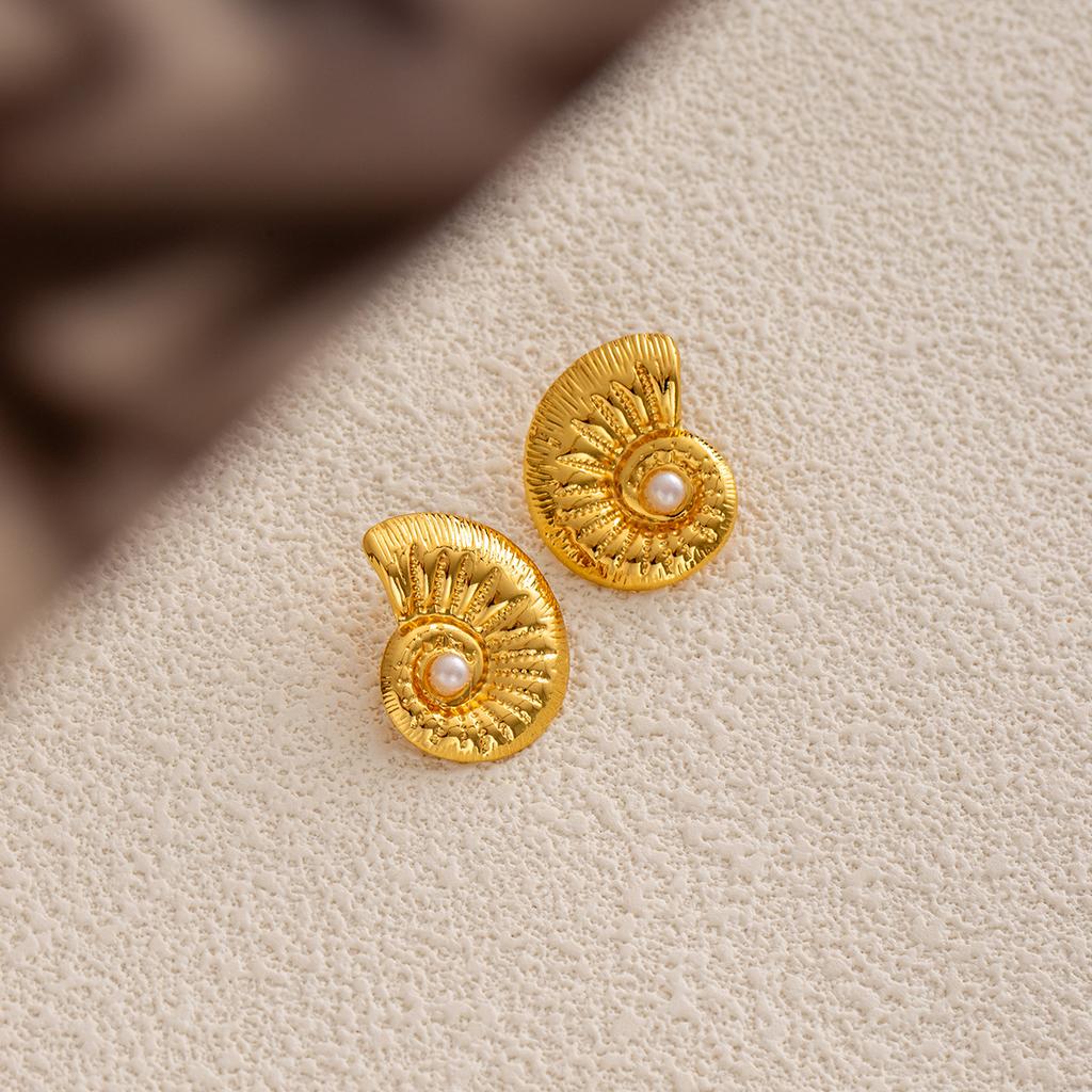 Retro Texture Pearl Earrings Exaggerated Stainless Steel Metal Wind Flower Stud Earrings Temperament Niche Design Earrings