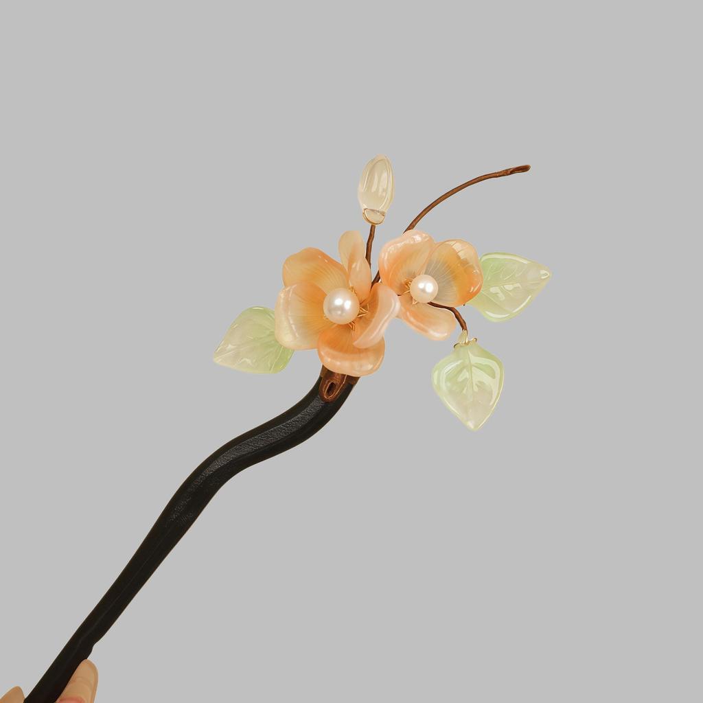 Hanfu Headdress: Retro Chinese Tassel Hairpin with Cheongsam Style