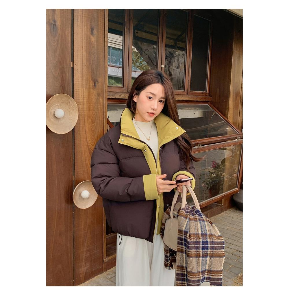 

2025 новая пуховая хлопковая куртка женская короткая с воротником-стойкой свободная контрастная утолщенная свободная теплая куртка-пуховик корейская версия куртки XXL кофейный