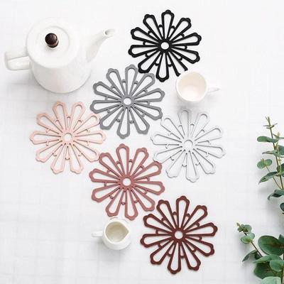 Household Fashion Flower Shape Coaster Soft PVC Placemats Dining Table Mat Heat Non-Slip Waterproof Placemat Accessories