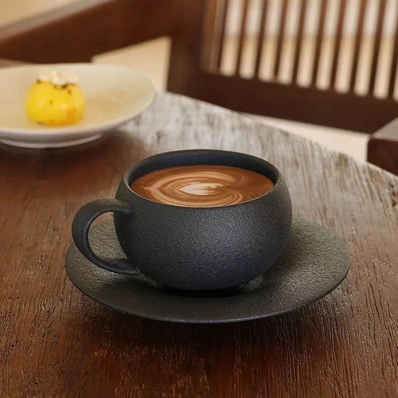 Feuer brennendes Steinmuster Kaffeetasse Untertasse mit Henkel Matte Tasse Exquisite Kaffeetasse High-End Keramiktasse