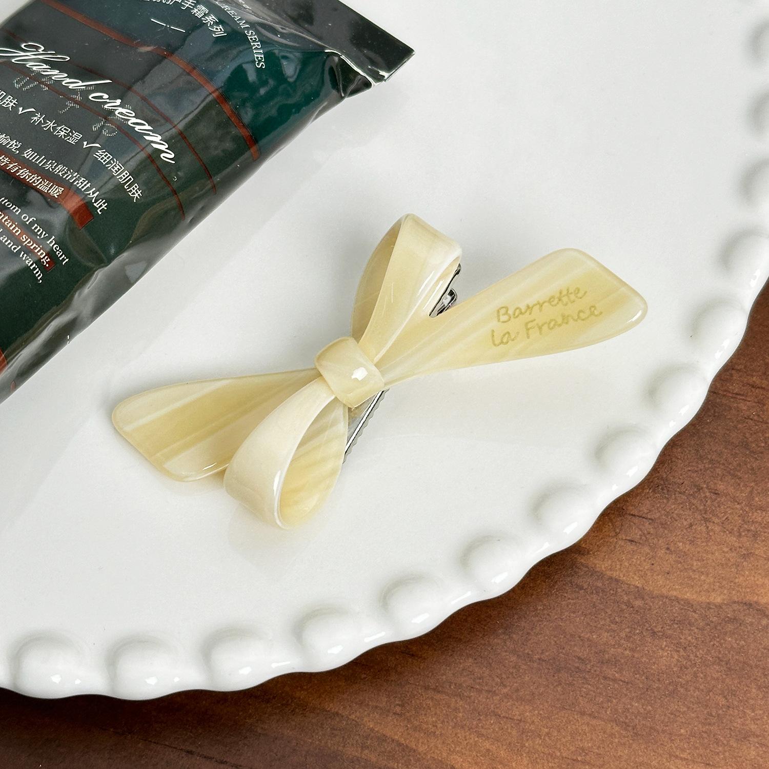 

Vintage Acetate Stylish Bow Hair Clips For Women Perfect For Elegant Updos Beige6cm