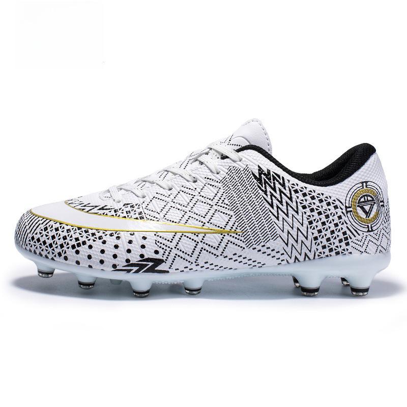Zhenzu Unisex TPU Long Spike Low-Top Football Training Shoes, Mandarin Duck Black and White.