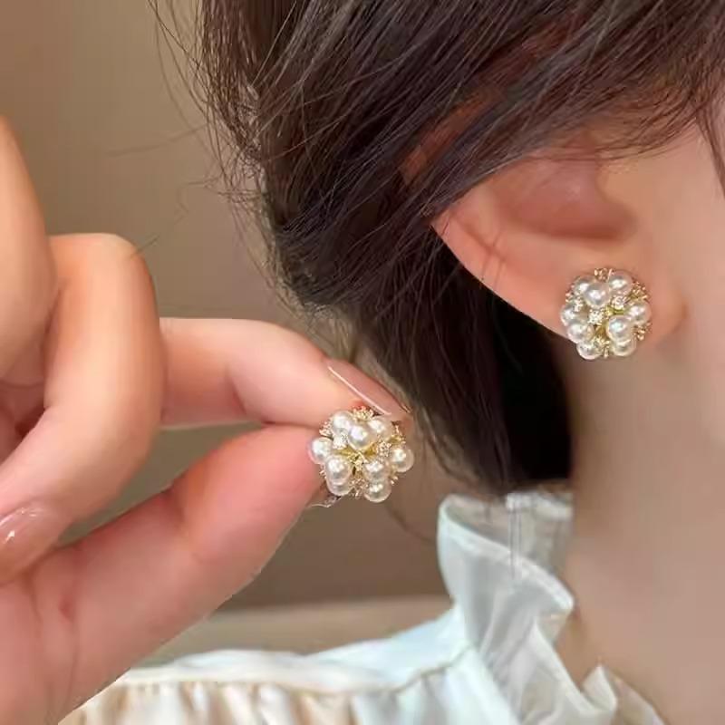 Elegant Rhinestone and Pearl Stud Earrings for Women - Retro French Popcorn Design, Exquisite and Versatile Accessories