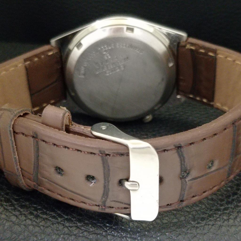 SEIKO 5 AUTOMATIC VINTAGE JAPAN MENS GOLDEN COLOR DIAL WATCH a701657-5 R206c-a701657