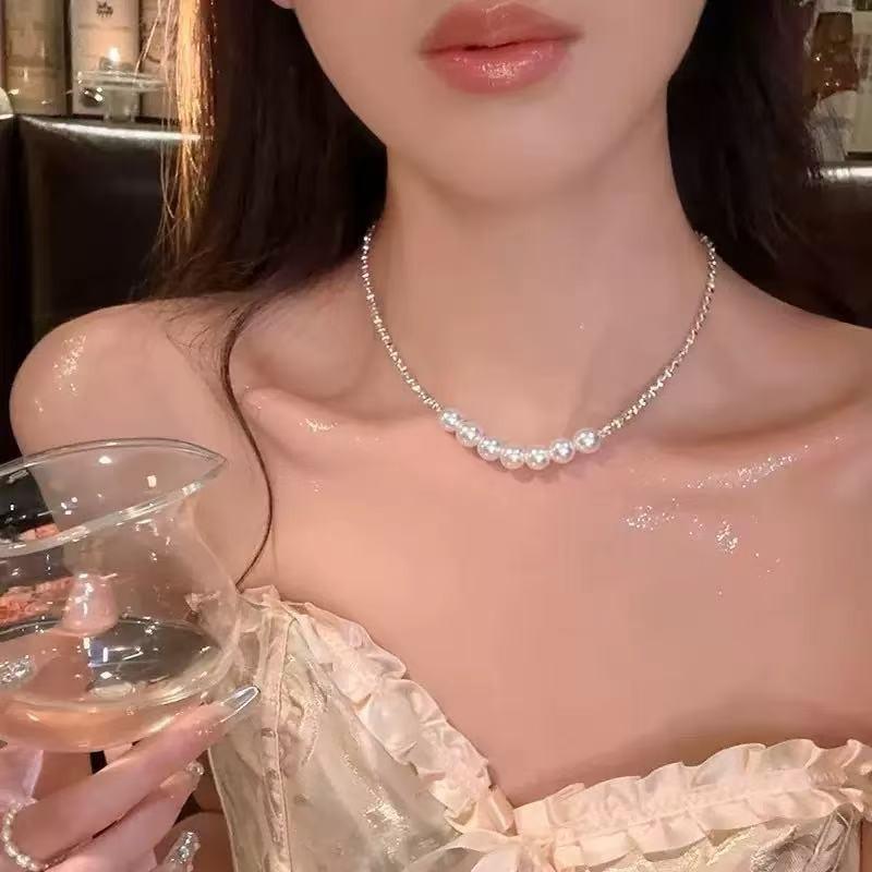 Love necklace women's new niche dopamine collarbone chain colored beaded accessories summer