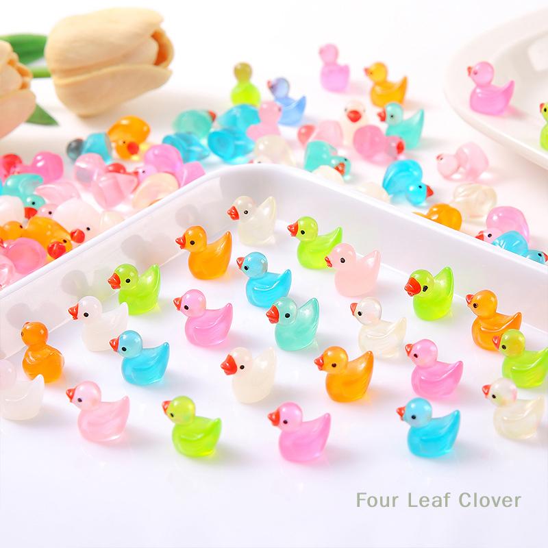 50/100pcs Mini Ducks Glitter Resin Ducks Mini Resin Animals Figures To Hide Glow In The Dark Tiny Duck Figures
