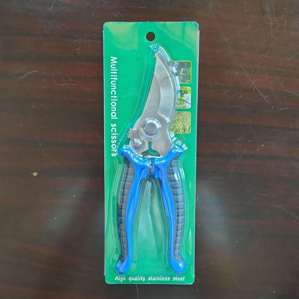Heavy-Duty Garden Pruning Shears for Thick Tree Branches