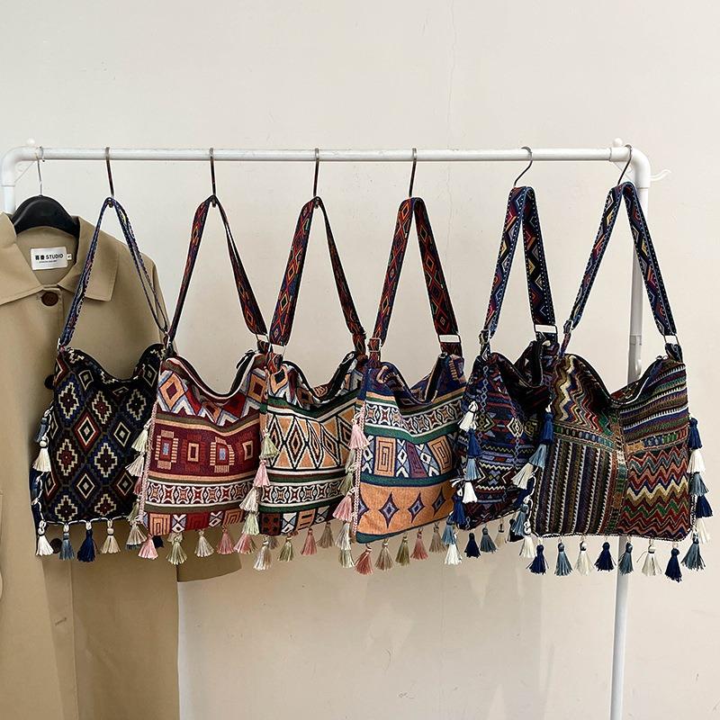 Large capacity bohemian fringed bag new ethnic style portable tote bag ins shoulder messenger bag