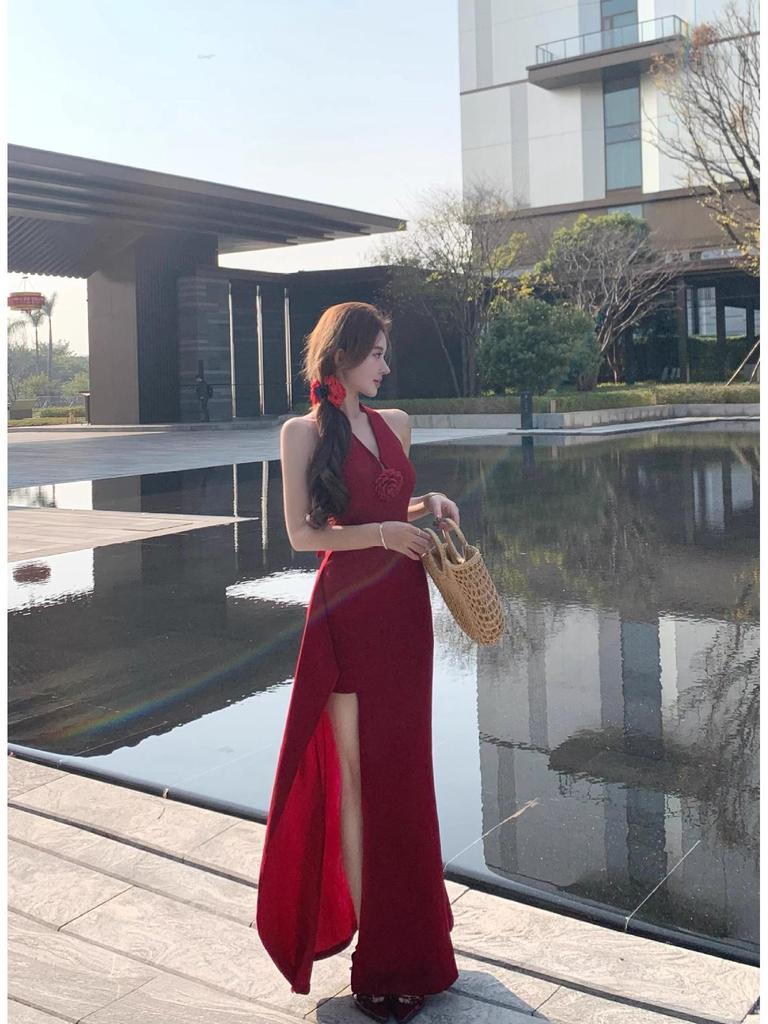 French Style Elegant Halter Neck Women's Dress with High Waist Slit – Summer 2026 Collection