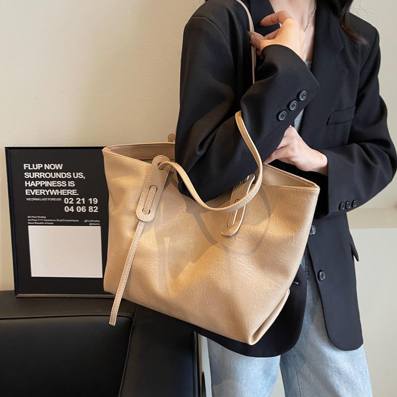 Large-capacity Bag Women's Autumn and Winter New High-end Texture Handbag Single Shoulder Women's Bag Fashionable Versatile Tote Bag