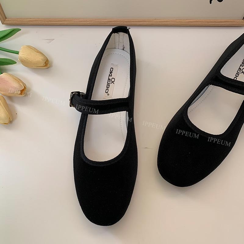 IPPEUM Red Velvet Ballet Flats Shoes Women Buckle Round Toe Ballerinas Zapatos Mujer Mary Janes Shoes