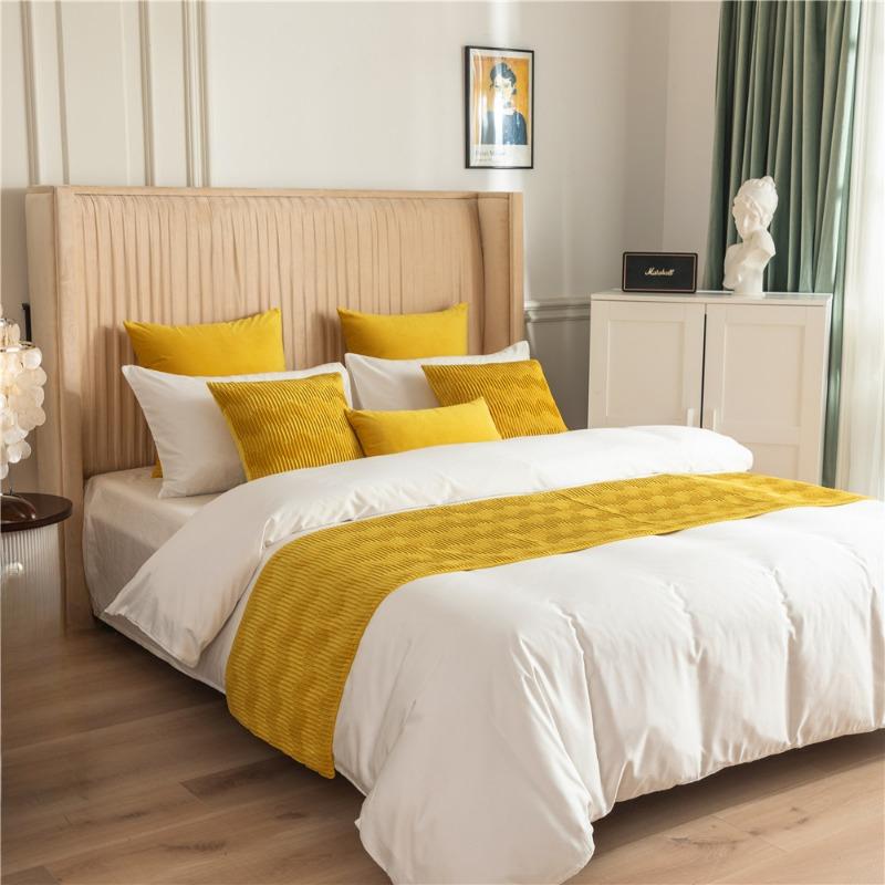 Nordic Simplicity Velvet Wavy Pattern Bed Towel Home Hotel Throw Bed Runner Dining Wedding Party Decor Bed Tail Towel Pillowcase