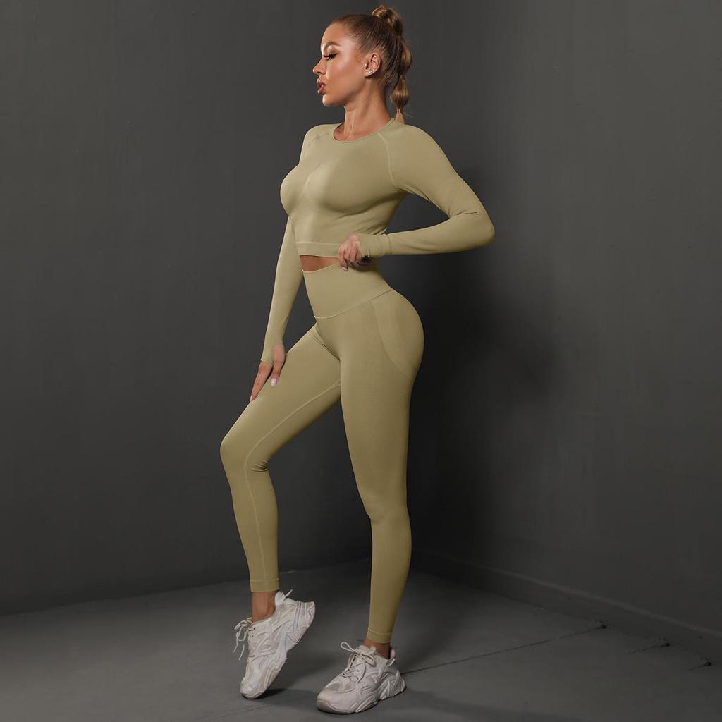 European-American Seamless Peach Lift Yoga Suit: Women's Two-Piece Running & Fitness Set.