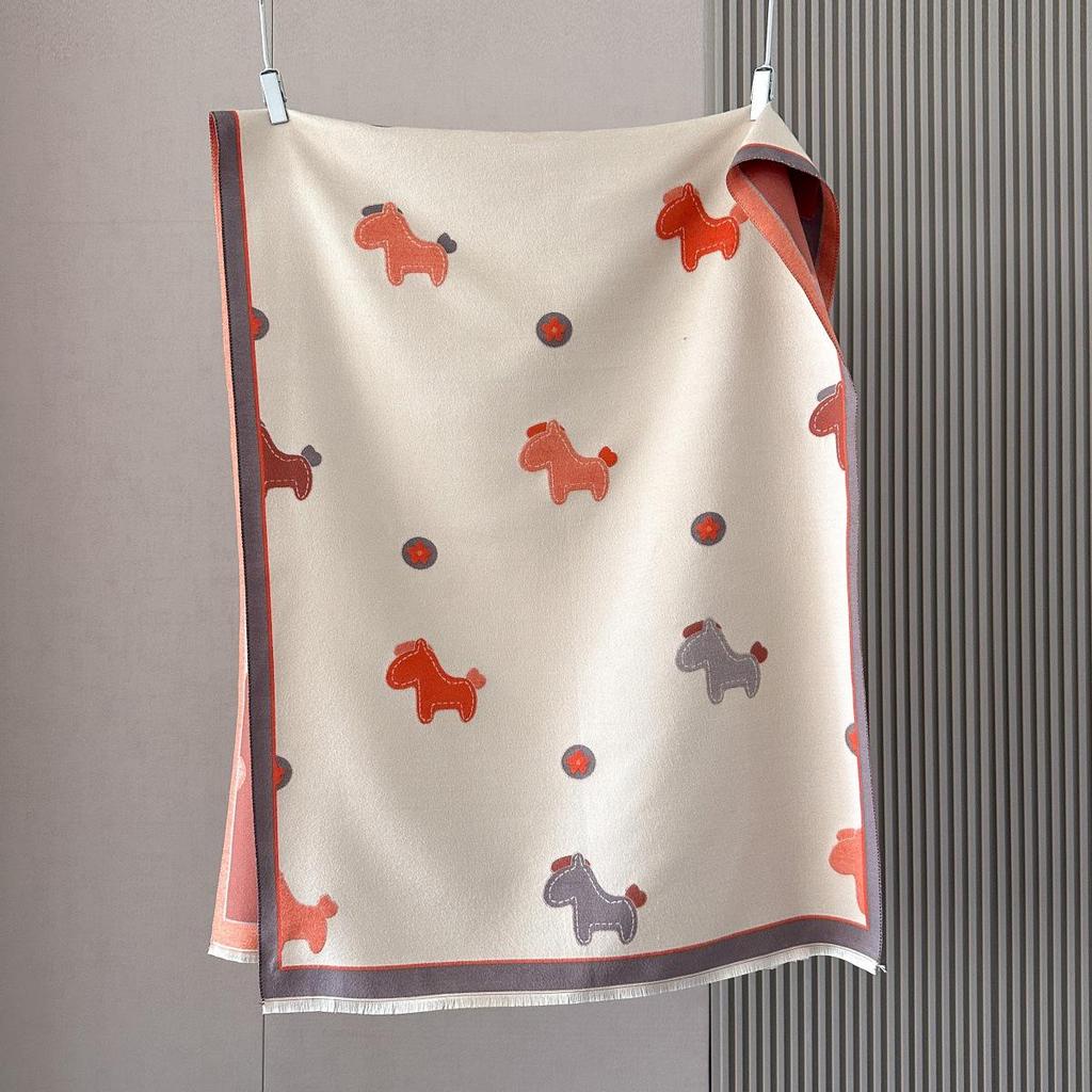 400g Retro Ethnic Bluebird Scarf: Women's Winter Warm Neck Warmer, High-End Imitation Cashmere Shawl.