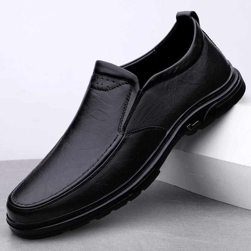 Novos Mocassins Masculinos Leves para Exterior 2024 Venda Quente Sapatos de Condução Masculinos em Couro Genuíno Sapato Casual Confortável Masculino de Alta Qualidade