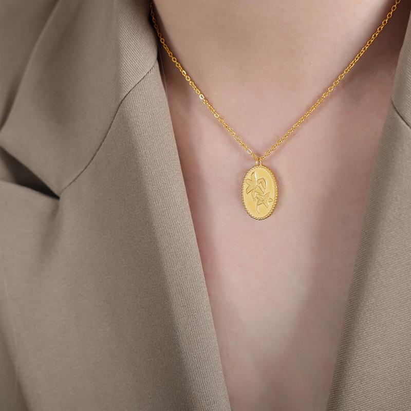 Personalized Retro Exquisite Rose Pattern Oval Pendant Necklace Versatile Empress Dowager Personality Collarbone Chain Jewelry