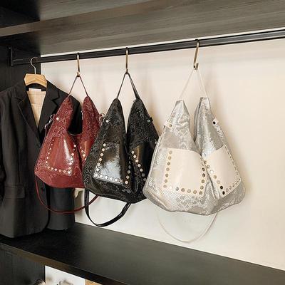 Imitation Snake Pattern Tote Bag Large Capacity Soft Leather Rivet Shoulder Bags Fashion Luxury Design Women's Handbags KTB