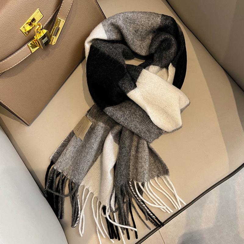 New pure wool plaid scarf British men and women couples winter warm double-sided fringed high-end scarf