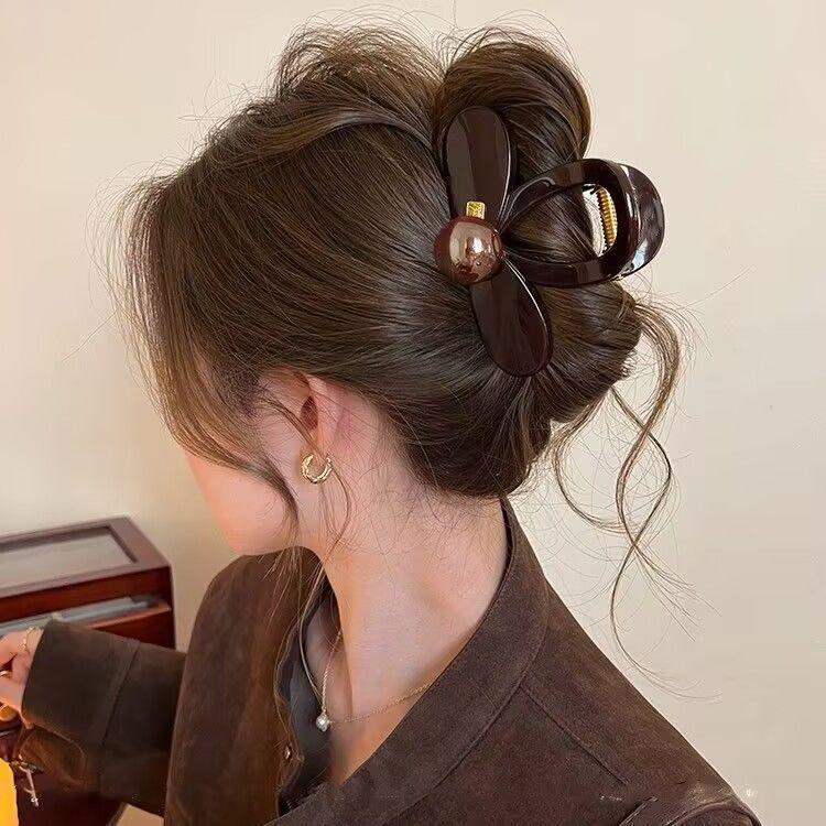 Elegant Round Bead Claw Hair Clip for Women - Exquisite High-End Shark Clip for Simple Updos