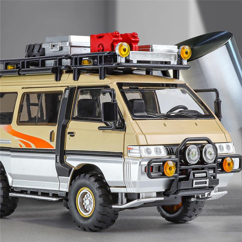 ydcp10 1:24 Mitsubishi Delica MPV Alloy Car Model Diecast Metal Classic Commercial Vehicles Car Model Sound and Light Children Toy Gift