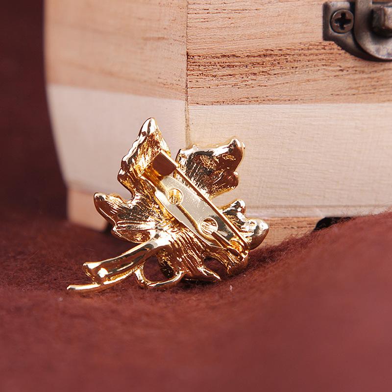 Popular Rhinestone Mini Maple Leaf Lapel Pin Collar Buckle Men and Women Brooch Accessories Corsage Flower Accessories Perfect Gift for Couples