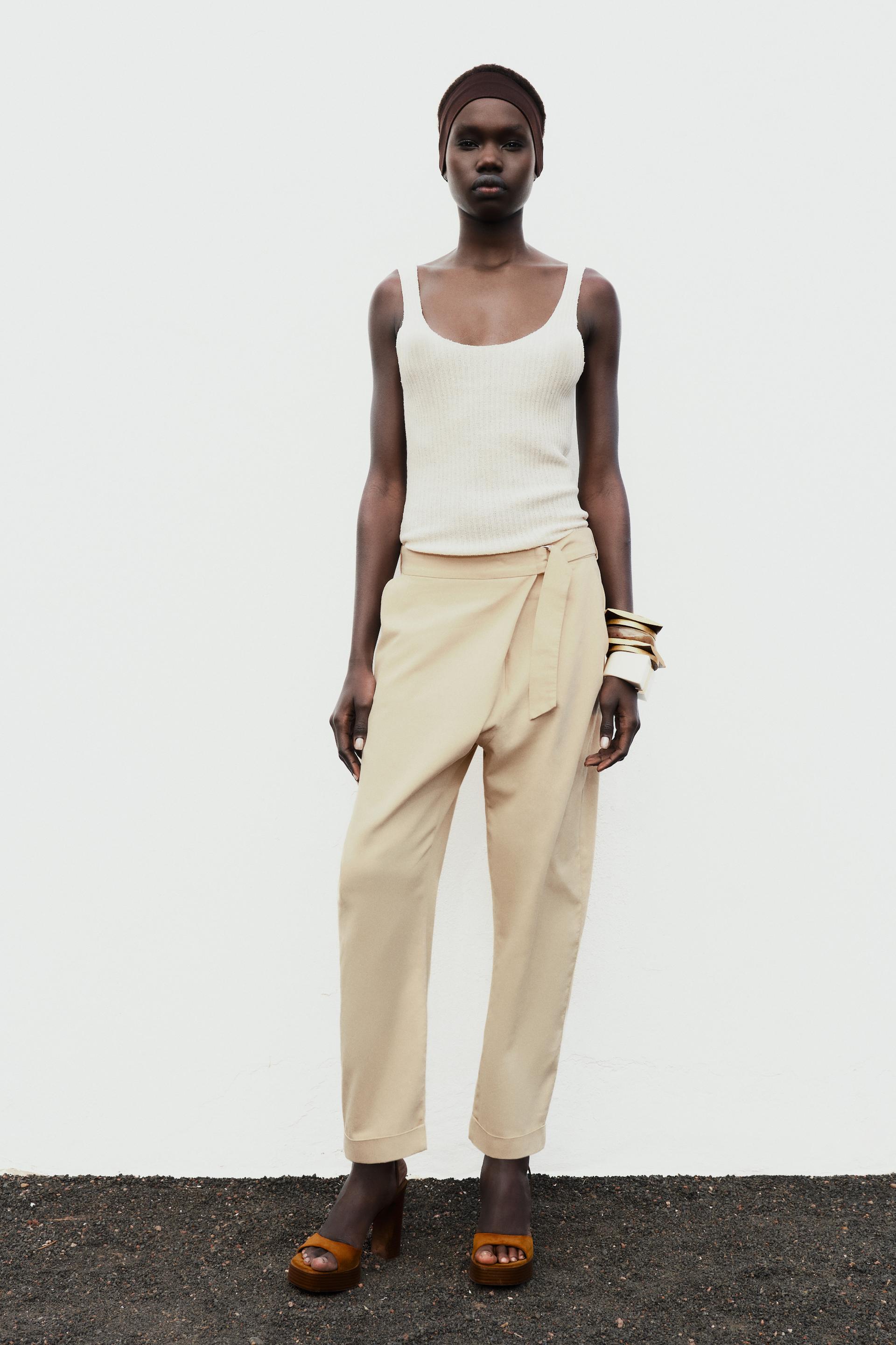 

БРЮКИ-КРОССОВЕР С ПРЯЖКОЙ