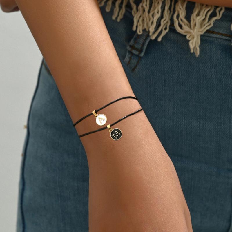 Casual Versatile Black And White Oil Drop Letter Disc Adjustable Bracelets Suitable for Women'S Daily Shopping And Dating Wear Valentine'S Day Gifts
