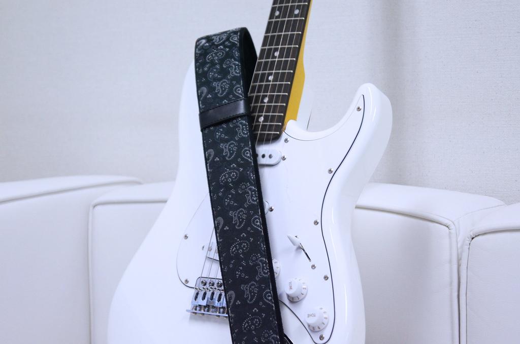 STRAPS Guitar Strap Width Length PAISLEY Black RightOn! 6cm, 95~150cm
