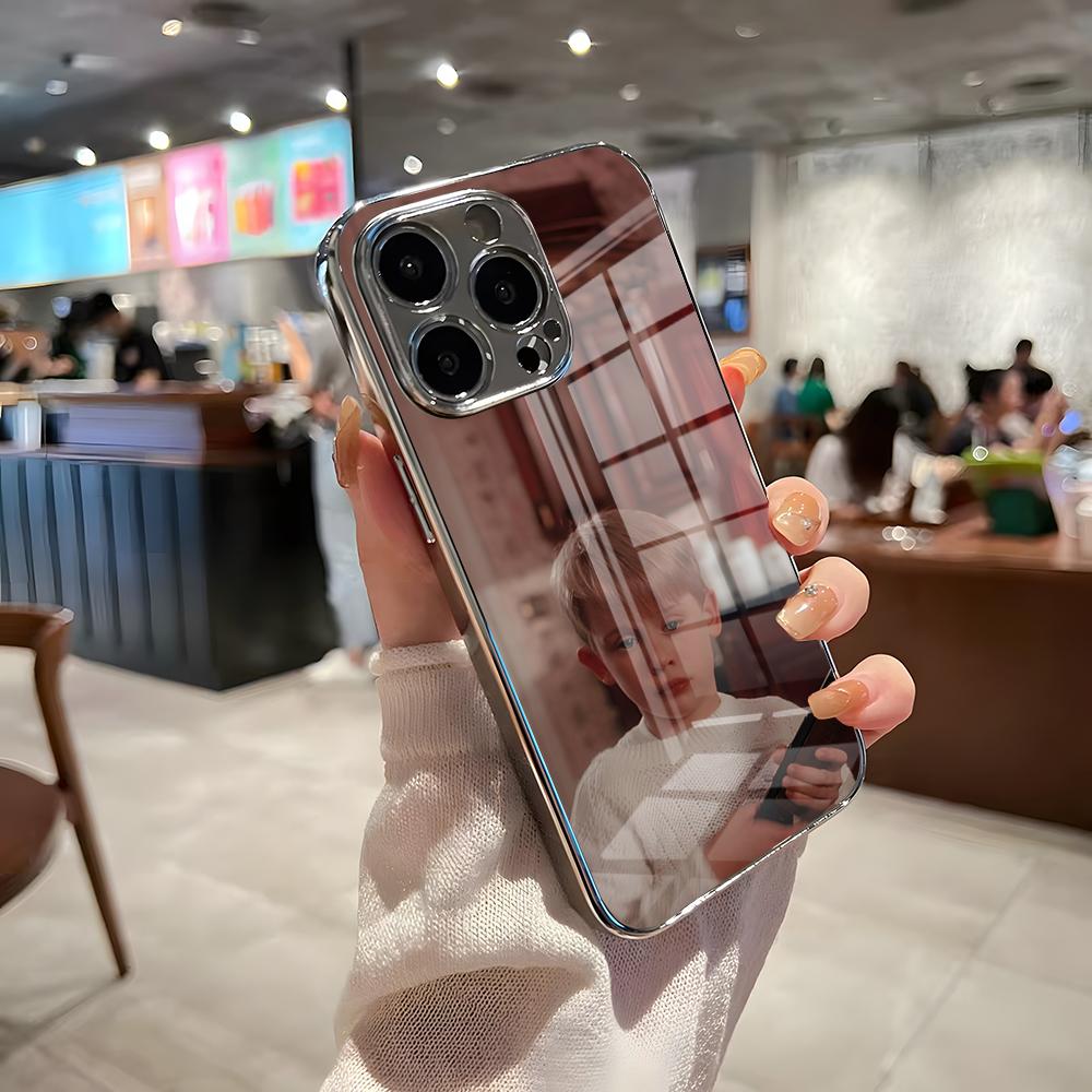 

Home Alone Christmas Phone Case For IPhone 17 Pro Max 15 Pro 16 14 Plus 12 13 Mini 11 Pro Shockproof Electroplated Glass Cover iPhone 15 Pro