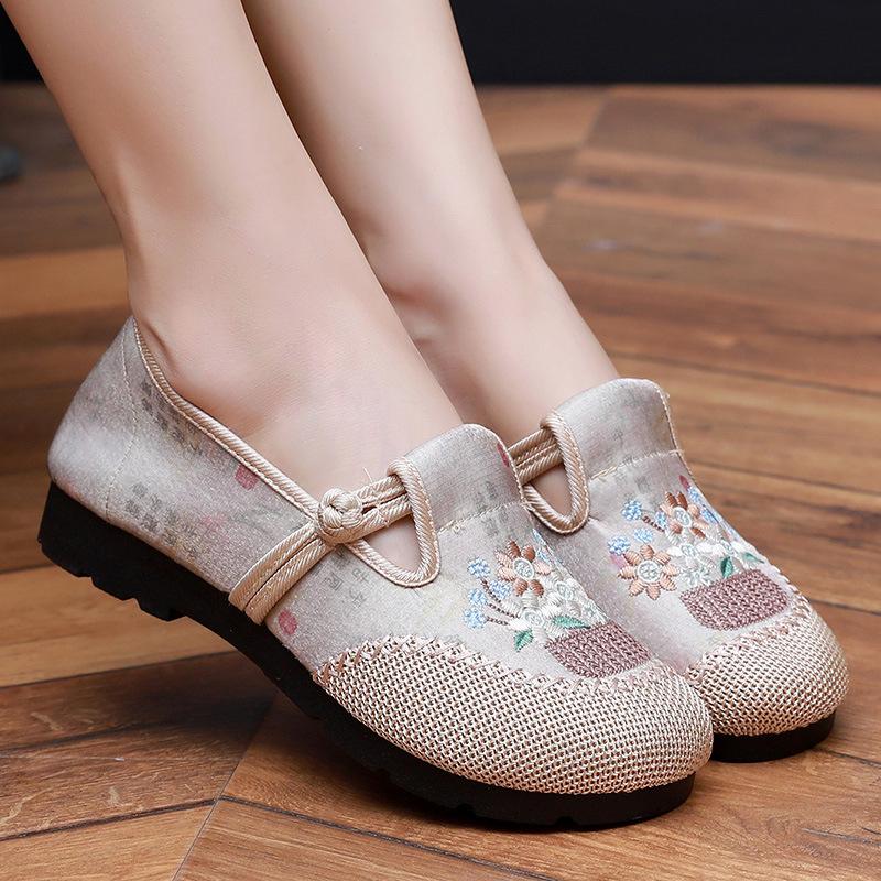****** and Autumn new old ******* cloth shoes women's single shoes embroidered shoes s**t sole non-slip comfortable mother shoes
