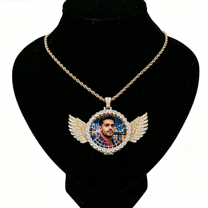 Hip Hop Full Diamond Wings Photo Pendant, Copper Inlaid Zircon Twist Chain Diy Photo Frame Pendant.