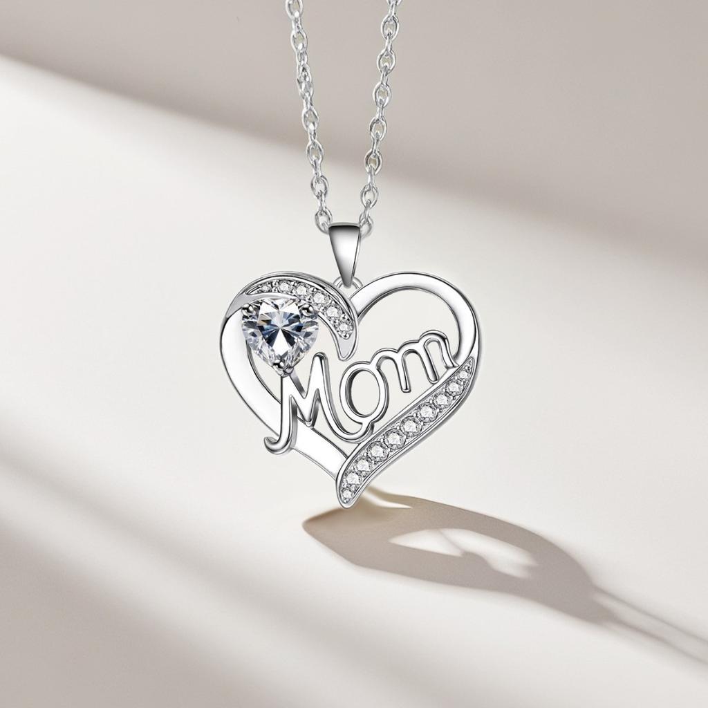 Mother's Day Gift Heart Shaped MOM Letter Necklace Fashionable Clavicle Chain Jewelry For Women Elegant Pendant Accessory