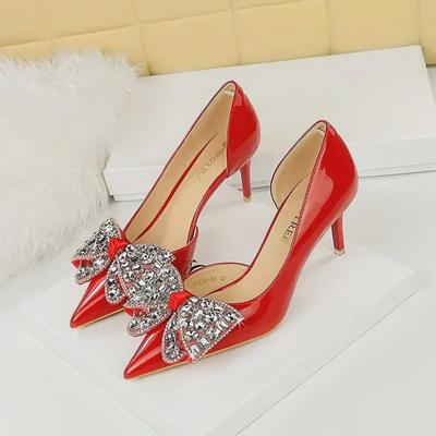 Saltos Stiletto Pontiagudos Estilo Coreano - Design de Laço de Strass em Couro Envernizado