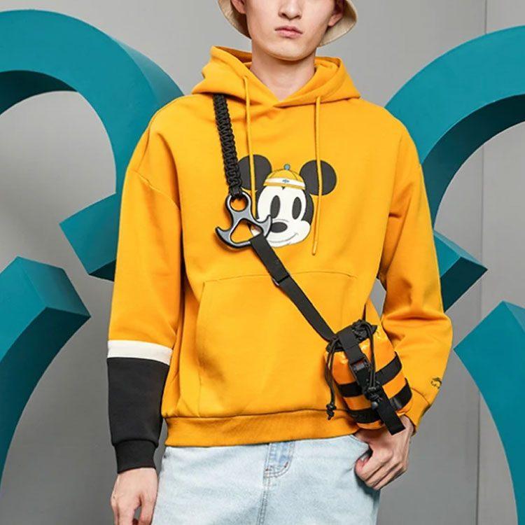 Li Ning X Disney Sweatshirts Men's Yellow Hooded Moderate Regular AWDQ841-1