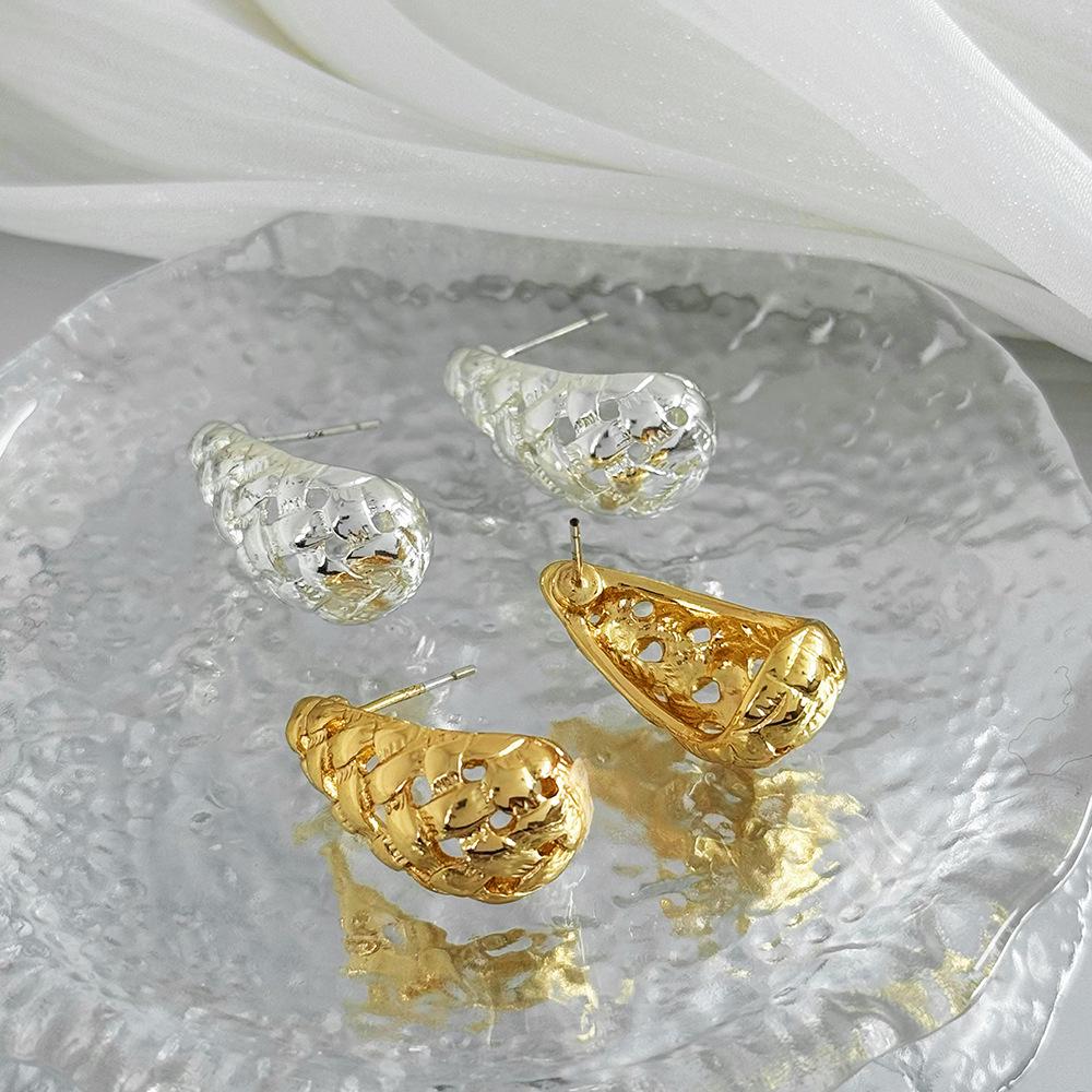 French Luxury Teardrop Mesh Earrings: S925 Silver Needle, Little Fragrant Style, Glossy Diamond Pattern.