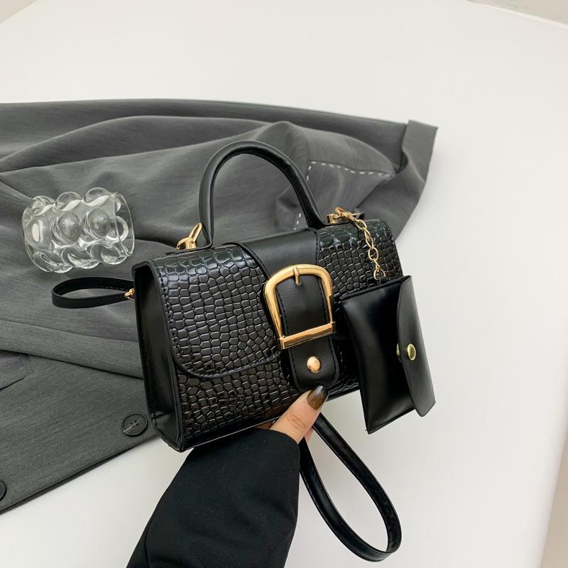Personality temperament simple portable small square bag 2 new retro trend shoulder messenger bag чёрный
