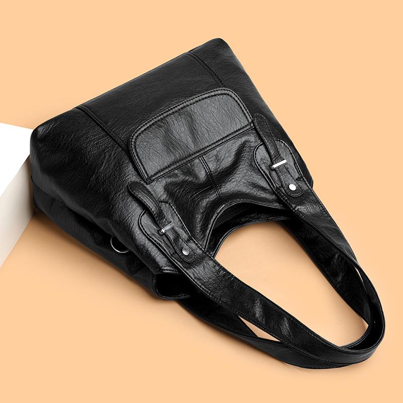 A Large-capacity Fashionable Versatile and Niche Soft Leather Single-shoulder Underarm Bag for Commuting