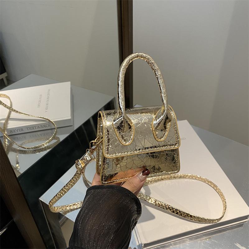 

2025 new foreign style personalized paint surface fashionable and beautiful foreign style simple retro casual mini portable shoulder bag women золотой