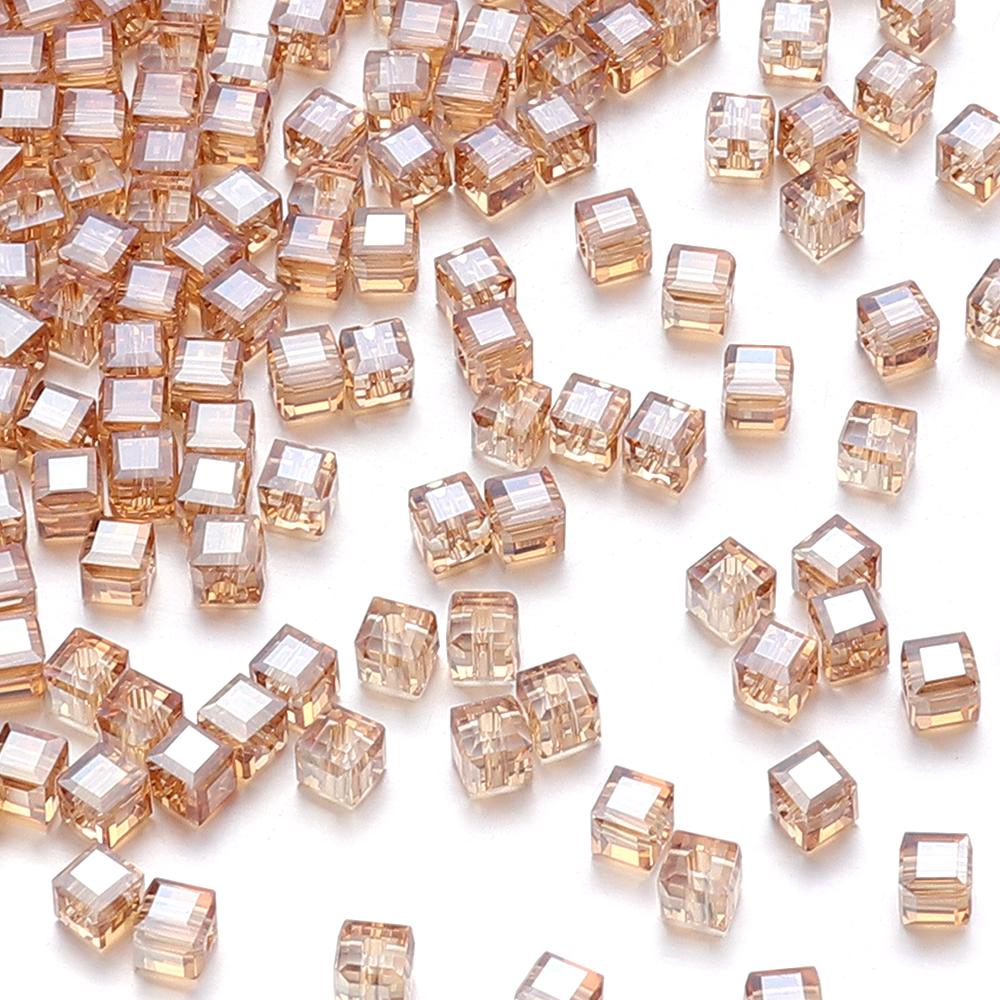 50 Pièces 4/6/8mm Cube Carré Facetté Cristal de Bohême Verre Perles Libres Artisanat pour Fabrication de Bijoux DIY Bracelet Collier Accessoires