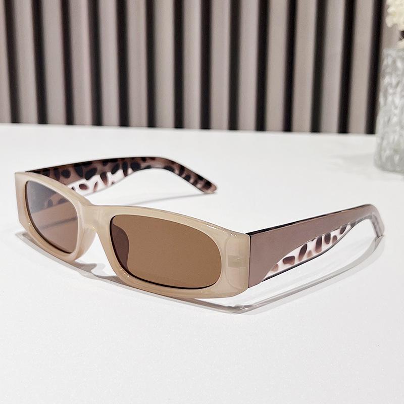 2024 New Retro Black Frame Square Personalized Fashion Trendy Luxury Vintage Uv400 Protection Sunglasses Women